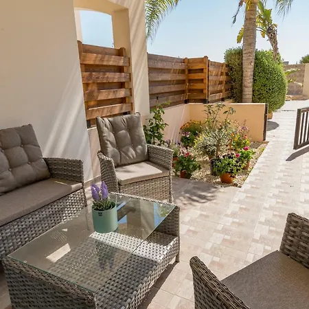 Sun Island Apartment *