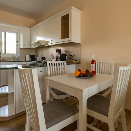 Sun Island Apartment *